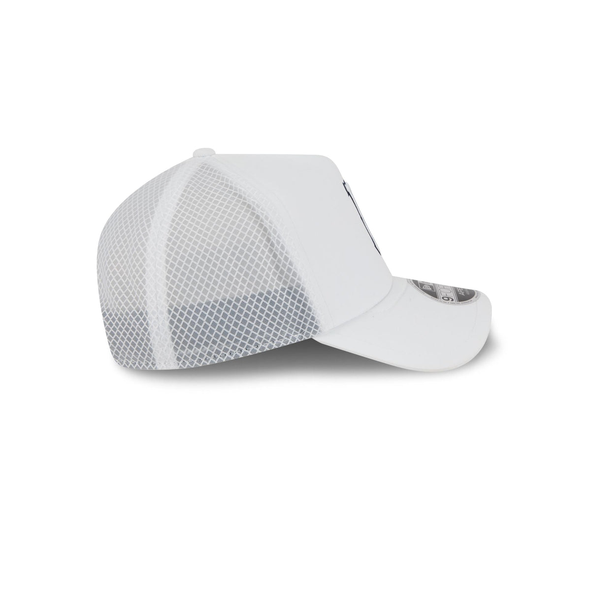 Boston Red Sox 2026 Batting Practice White 9FORTY APEX Trucker Hat