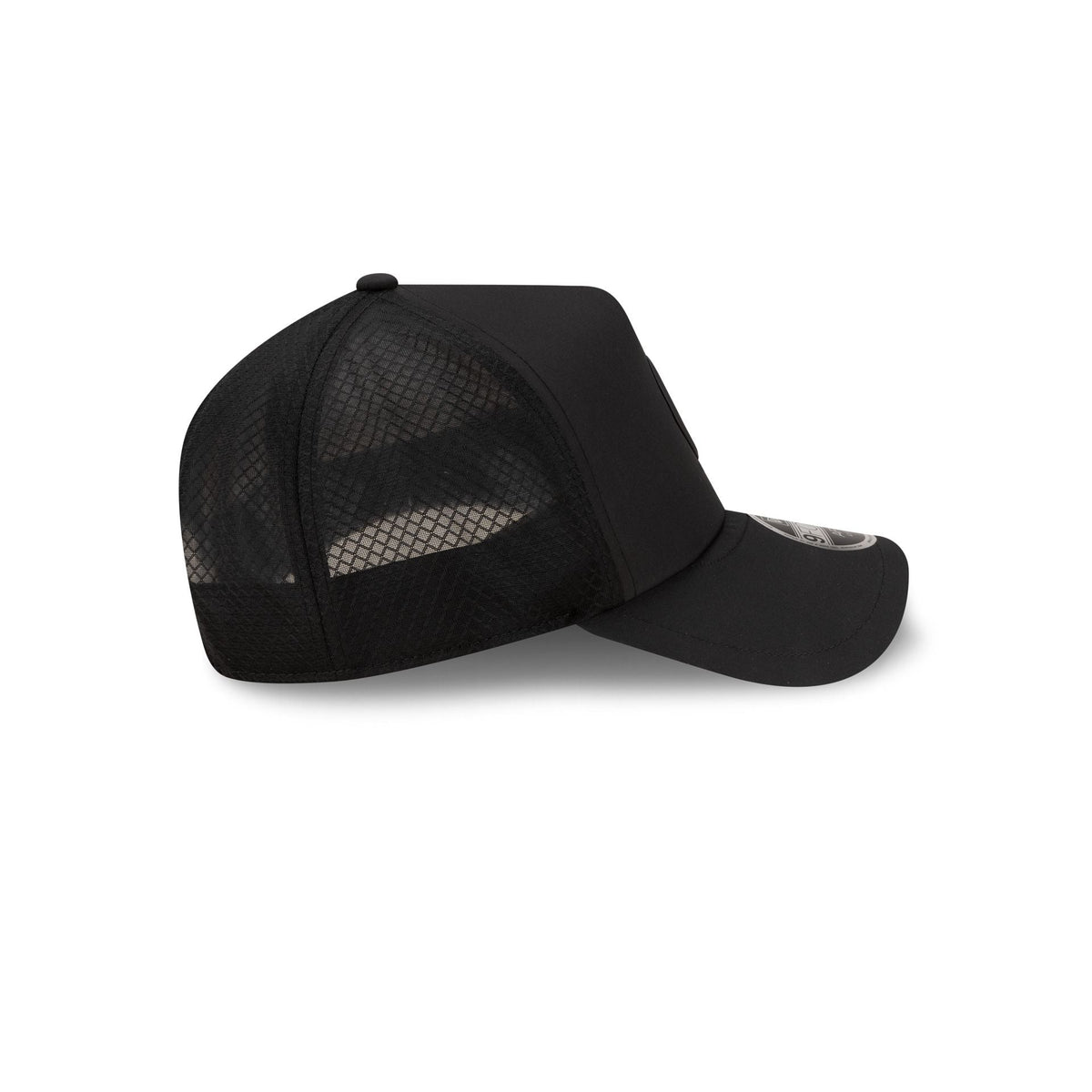 Chicago Cubs 2026 Batting Practice Black 9FORTY APEX Trucker Hat