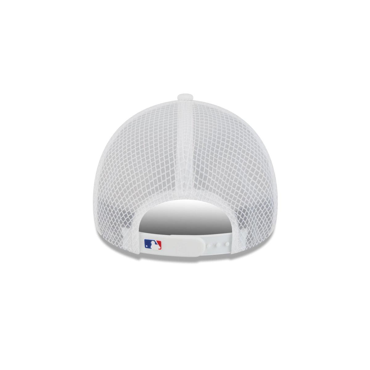 Chicago Cubs 2026 Batting Practice White 9FORTY APEX Trucker Hat