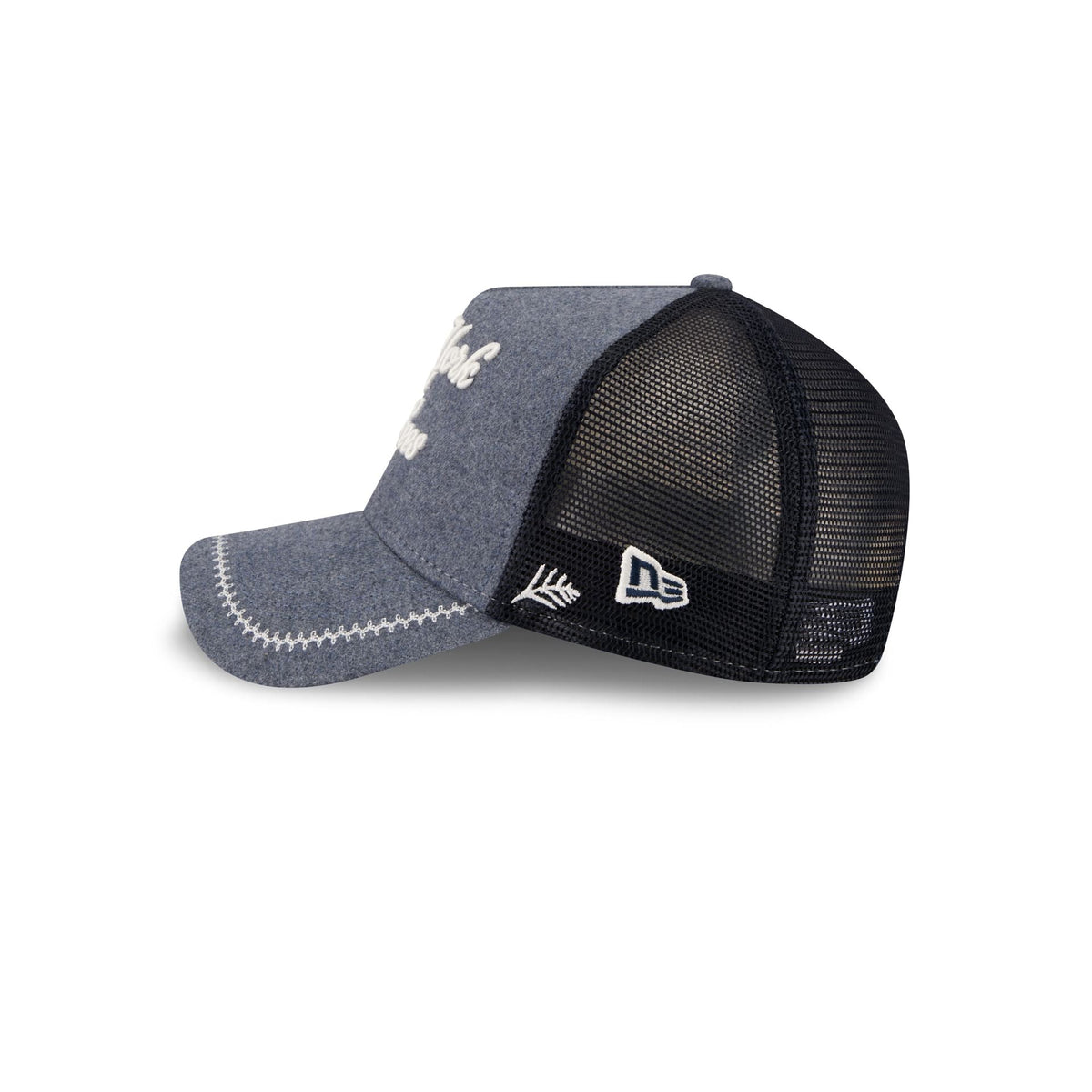 New York Yankees Navy Brushed Chambray 9FORTY A-Frame Trucker Hat