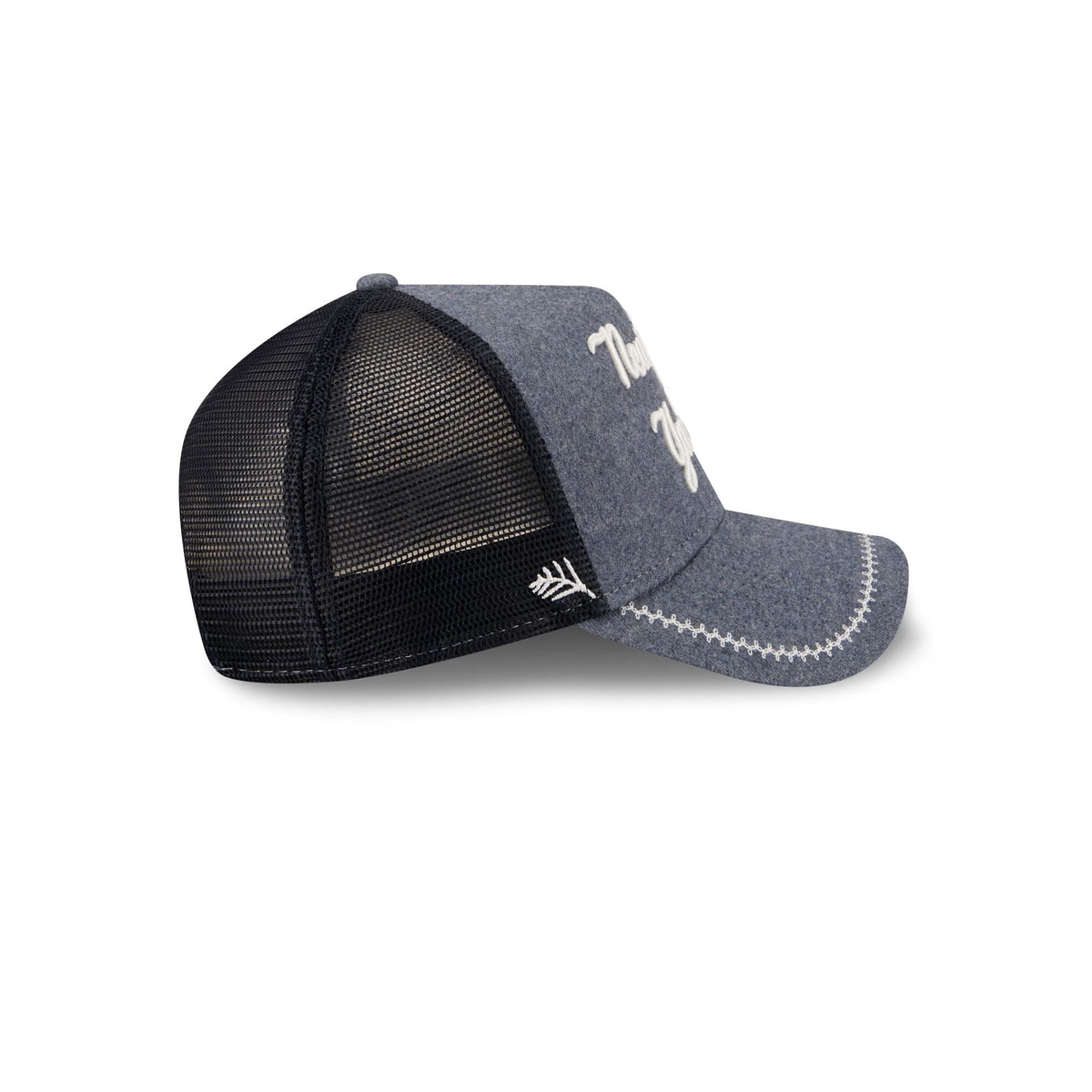 New York Yankees Navy Brushed Chambray 9FORTY A-Frame Trucker Hat